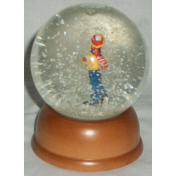 Disney Goofy Snow Globe First Limited Edition Christmas Winter Skating Snow - Picture 2 of 3